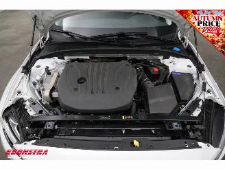 Volvo V-60 2.0 B3 AUT Essential Edition ACC SHZ LrHZ Camera Leder Virtual Navi Clima picture 14