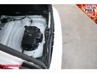 Volvo V-60 2.0 B3 AUT Essential Edition ACC SHZ LrHZ Camera Leder Virtual Navi Clima picture 8
