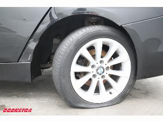 BMW 3-serie 320i AUT Executive Navi Cruise Clima PDC AHK 152.512 km! picture 7
