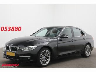 skadebil auto BMW 3-serie 318i Aut. Luxury Cruise Navi Clima Leder SHZ PDC 2017/4