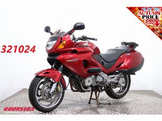 skadebil motor Honda NT 650 Deauville 14.956 km! 2000/6
