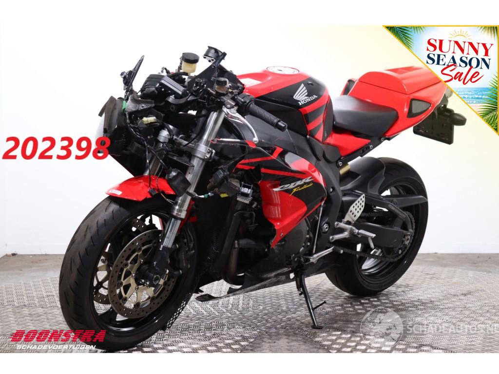 Honda  CBR 1000RR Fireblade Leo Vince 26.807 km!