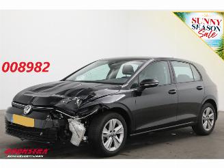 Schadeauto Volkswagen Golf 1.0 TSI Life Virtual ACC Apple/Android Clima PDC 2020/10