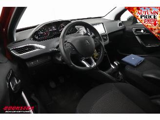 Peugeot 208 1.2 PureTech Signature Cruise Navi Apple/Android PDC Airco picture 19