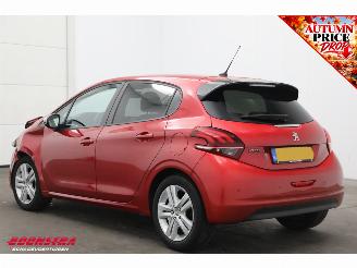 Peugeot 208 1.2 PureTech Signature Cruise Navi Apple/Android PDC Airco picture 4