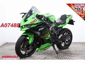 Vrakbiler auto Kawasaki Up! Ninja ZX-4RR ABS Akrapovic 2.984 km! 2025/11