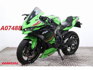 dommages motocyclettes  Kawasaki  Ninja ZX-4RR ABS Akrapovic 2.984 km! 2025/11