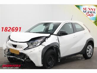 Unfallwagen Toyota Aygo 1.0 VVT-i MT Play ACC Navi Airco Apple/Android Camera PDC 2024/3