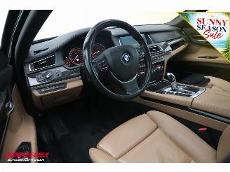 BMW 7-serie 750i xDrive HE Org.NL! Schuifdak HUD ACC Navi Leder Memory SHZ Camera PDC picture 17