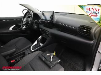 Toyota Yaris 1.5 Hybrid Active Cruise Clima SHZ Apple/Android Camera PDC picture 10