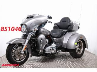 bruktbiler motor Harley-Davidson  FLHTCUTG Tri Glide Ultra Classic 5HD! LED ABS Cruise Reverse 28.802 km! 2016/7