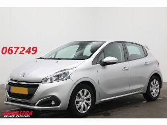 uszkodzony samochody osobowe Peugeot 208 1.2 PT Blue Lion Cruise Navi Airco Org.NL + NAP 2018/8