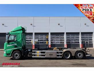 DAF XD 450 6X2 Haakarm + HMF 3220K-RCS Kran 124.200 km! picture 11