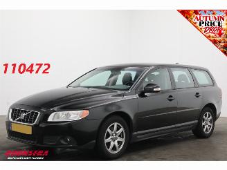 uszkodzony samochody osobowe Volvo V-70 2.0D Kinetic Cruise Navi Clima Leder PDC 2009/5