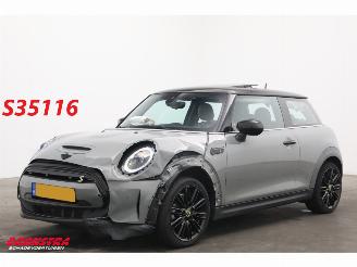 krockskadad bil auto Mini Electric SE Yours 33 kWh Pano ACC Navi Clima SHZ Leder Apple/Android Camera PDC 2022/3
