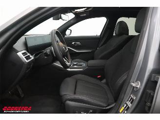 BMW 3-serie Touring 330e xDrive M-Sport HUD H/K Pano ACC SHZ LrHZ Apple/Android Camera PDC AHK picture 14