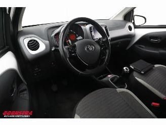 Toyota Aygo 1.0 VVT-i x-play Teilediebstahl Navi Airco Apple/Android Camera picture 14