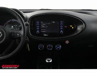Toyota Aygo 1.0 VVT-i MT Play Cruise Airco Bluetooth Camera picture 13