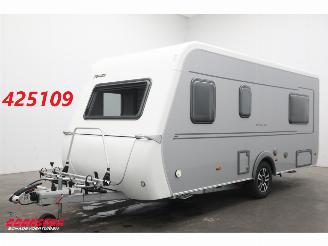 krockskadad bil caravan Eriba  Novaline 442 Fietsendrager Lengtebed LMV Middenkeuken 2025/12