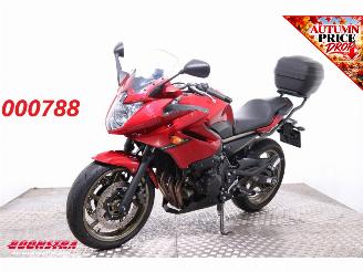 Vaurioauto  passenger cars Yamaha  XJ6 Diversion ABS Heizgriffe 14.811 km! 2009/5