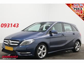 krockskadad bil auto Mercedes B-klasse 180 Ambition Camera AHK Memory Clima Cruise AppleCarplay/Androidauto 2012/8