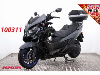krockskadad bil motor Suzuki Burgman 400 ABS LED 12.697 km! 2022/5