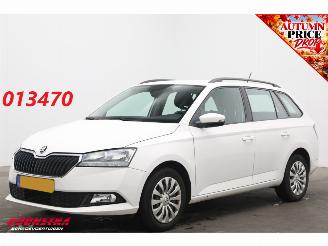 krockskadad bil auto Skoda Fabia Combi 1.0 TSI Ambition ACC Navi Apple/Android PDC AHK Airco 2022/10
