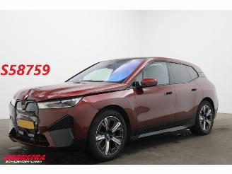 Schadeauto BMW iX xDrive40 Executive 77 kWh Pano LED ACC 360° LRHZ 2024/5