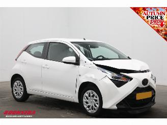 Toyota Aygo 1.0 VVT-i x-play Cruise Navi Apple/Android Camera Airco picture 2