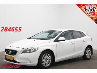 damaged passenger cars Volvo V-40 2.0 D2 Kinetic Cruise AHK SHZ Bluetooth 2015/6