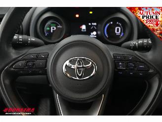 Toyota Yaris 1.5 Hybrid Dynamic Cruise Camera Bluetooth Clima picture 19