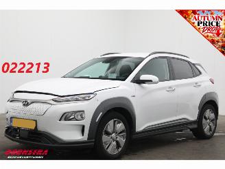 Vaurioauto  passenger cars Hyundai Kona EV Fashion 64 kWh Krell HUD ACC Navi Virtual Apple/Android Camera PDC Clima 2020/12
