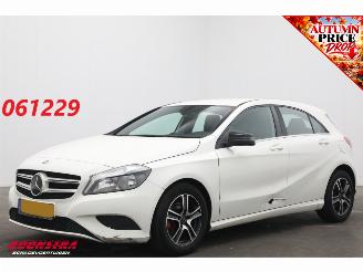Schadeauto Mercedes A-klasse 180 Ambition Camera SHZ Navi Airco 2013/4