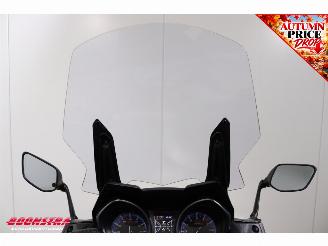 Yamaha  TMAX 560 Tech MAX ABS 35 KW Akrapovic LED Cruise Heizgriffe SHZ picture 18