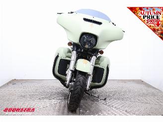 Harley-Davidson  103 FLHX Street Glide Jekill/Hyde Cruise Heizgriffe Navi Bluetooth 10.528 km! picture 6