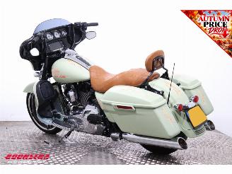 Harley-Davidson  103 FLHX Street Glide Jekill/Hyde Cruise Heizgriffe Navi Bluetooth 10.528 km! picture 4