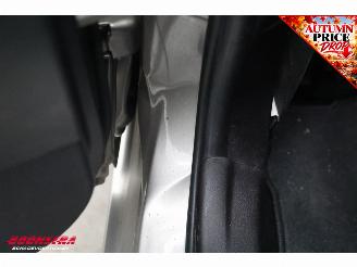 Toyota Auris 1.8 Hybrid Executive Aut. Camera SHZ Clima Cruise Navi LED picture 8