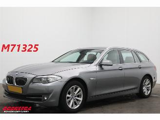 Schadeauto BMW 5-serie Touring 530i Aut. Upgrade Edition Cruise Navi Leder SHZ PDC AHK Bluetooth Clima 2012/11