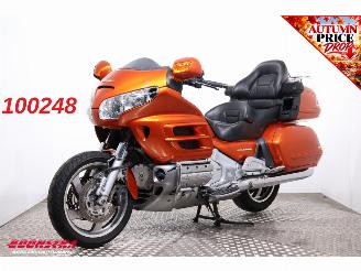 krockskadad bil motor Honda GL 1800 Gold Wing Dual C-ABS Deluxe Reverse Cruise 2002/3