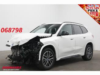 Coche accidentado BMW iX1 eDrive20 67 kWh M Sport H/K ACC Navi Virtual Apple/Android Memory Camera PDC Clima 2024/9