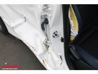 Kia Picanto 1.0 CVVT Colour Edition Cruise Navi Apple/Android Camera Clima picture 10