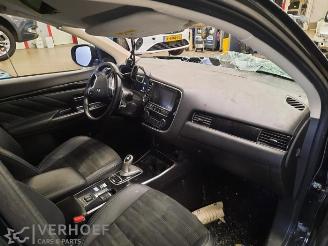 Mitsubishi Outlander Outlander (GF/GG), SUV, 2012 / 2022 2.4 16V PHEV 4x4 picture 10