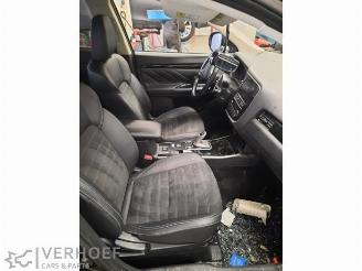 Mitsubishi Outlander Outlander (GF/GG), SUV, 2012 / 2022 2.4 16V PHEV 4x4 picture 9