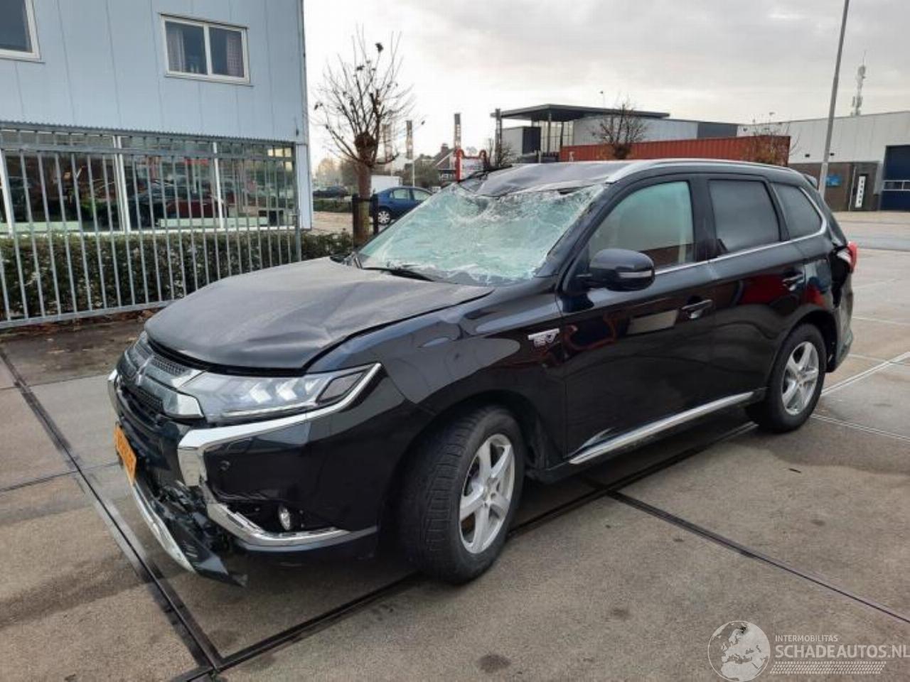 Mitsubishi Outlander Outlander (GF/GG), SUV, 2012 2.4 16V PHEV 4x4