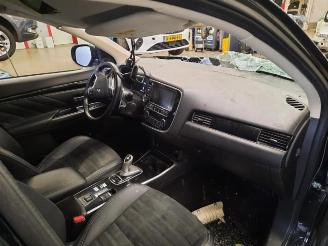 Mitsubishi Outlander Outlander (GF/GG), SUV, 2012 2.4 16V PHEV 4x4 picture 10