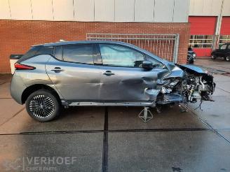 Nissan Leaf Leaf (ZE1), Hatchback, 2017 Electric picture 2