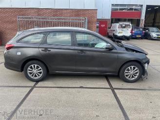 Hyundai I-30 i30 Wagon (PDEF5), Combi, 2017 1.0 T-GDI 12V picture 2