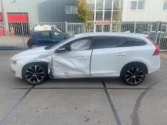 Volvo V-60 V60 I (FW/GW), Combi, 2010 / 2018 2.0 D2 16V picture 3