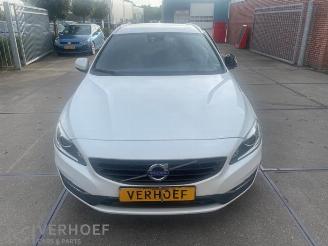 Uttjänta bilar auto Volvo V-60 V60 I (FW/GW), Combi, 2010 / 2018 2.0 D2 16V 2016/6