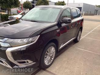 Mitsubishi Outlander Outlander (GF/GG), SUV, 2012 / 2022 2.4 16V PHEV 4x4 picture 6